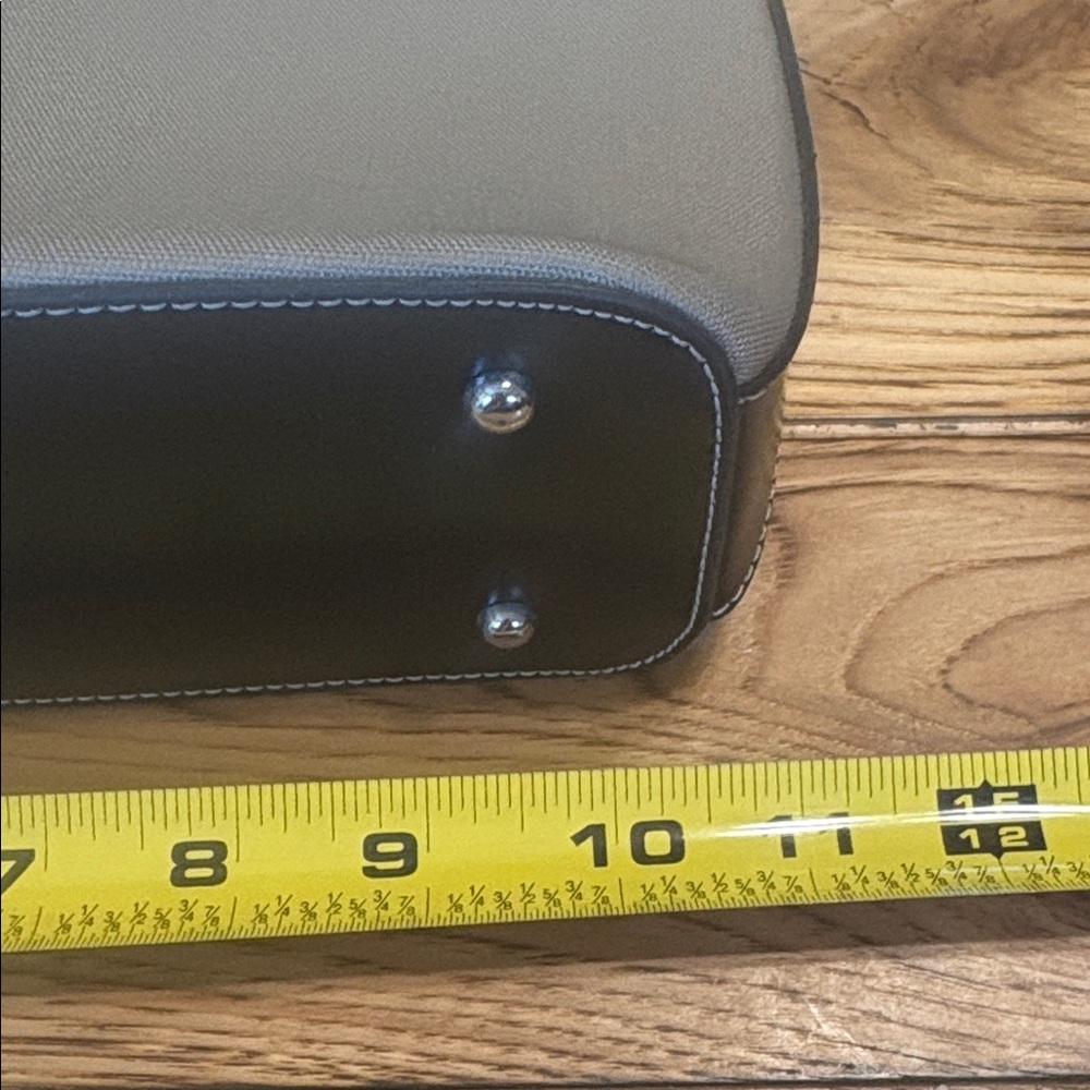 1990’s Vintage Kate Spade Black and Tan Shoulder Bag - Picture 7 of 9